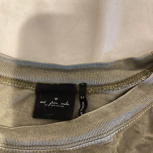 Out from under long sleeve - Picture 2 of 2